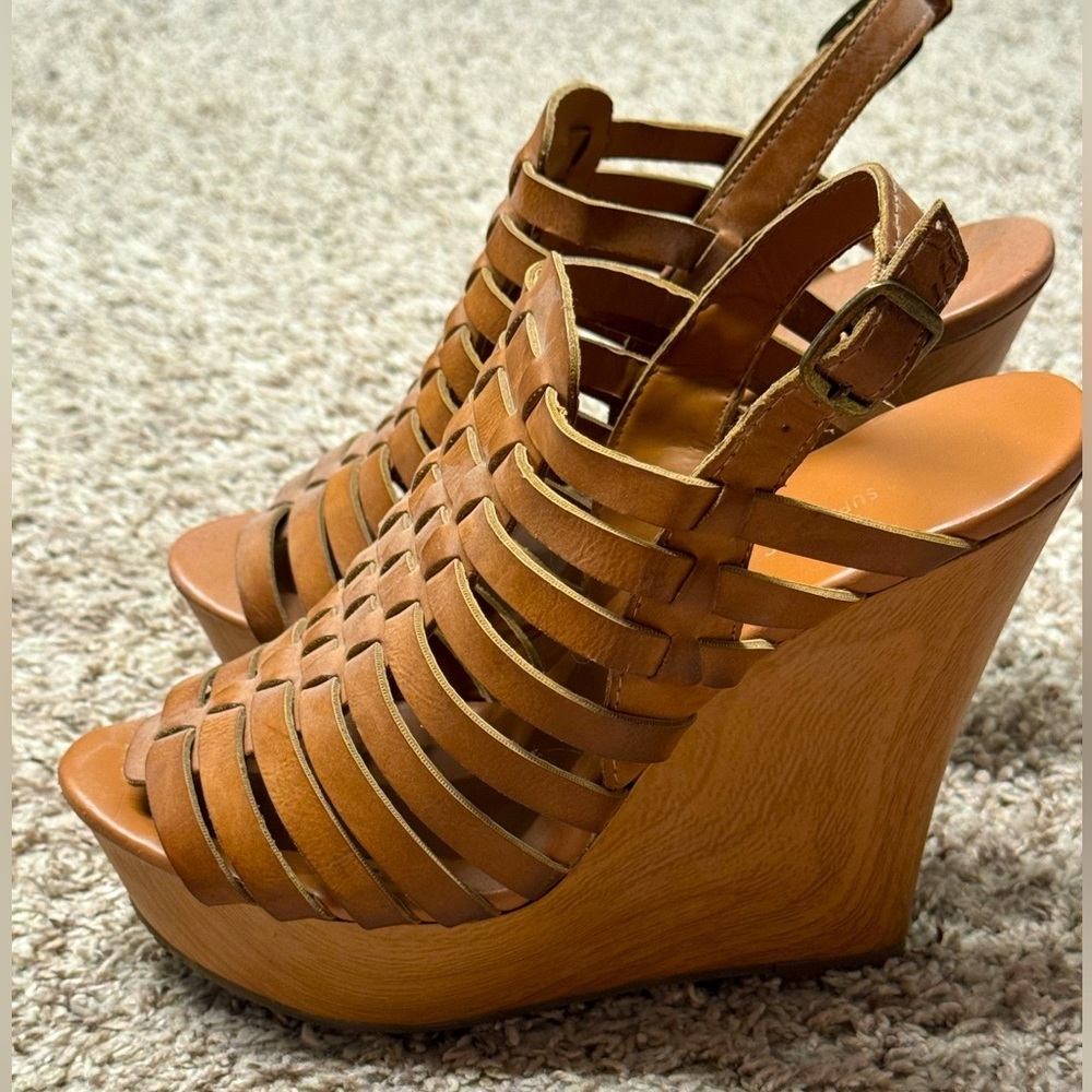 Mossimo supply co wedges - size 8 1/2